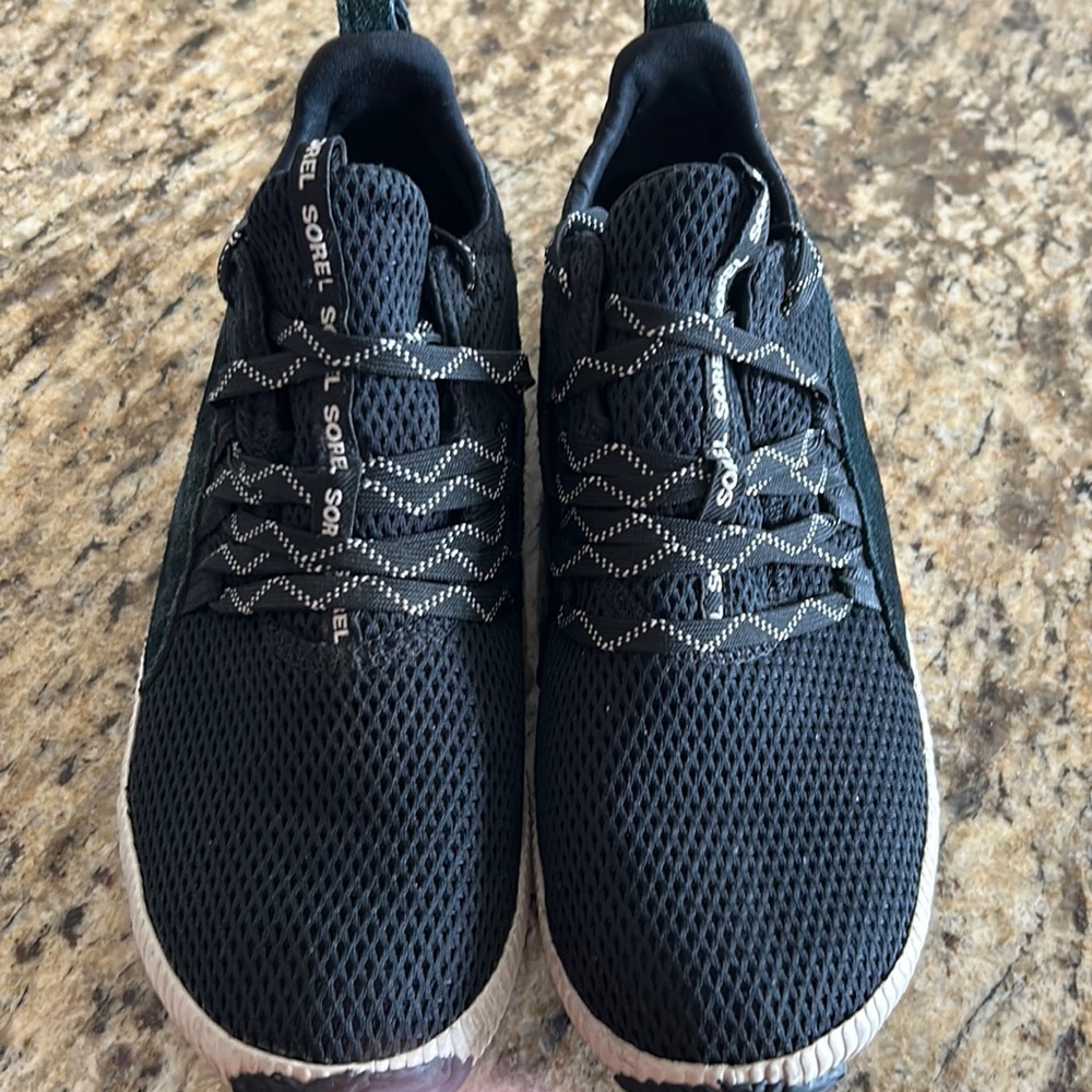 Sorel size 9 1/2 black gently used tennis shoes